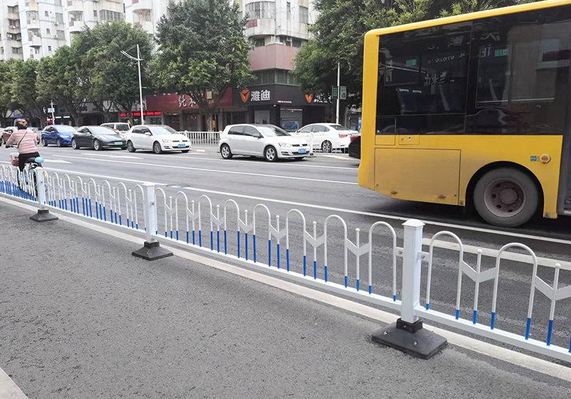 京式道路护栏的优点 